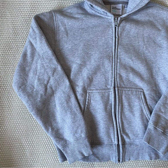 Aritzia / TNA Grey Zip Hoodie - Picture 4 of 11